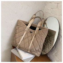 Cargar imagen en el visor de la galería, Tote Praga