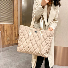 Cargar imagen en el visor de la galería, Tote Praga