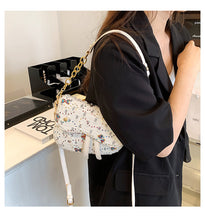 Cargar imagen en el visor de la galería, Blue Jean Saddle