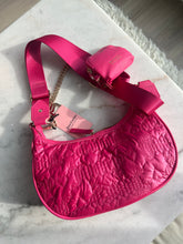 Cargar imagen en el visor de la galería, Bolso Rosa Juicy Couture
