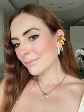 Cargar imagen en el visor de la galería, Chunky Earcuff
