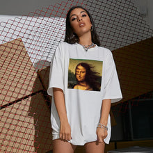 Cargar imagen en el visor de la galería, Mona Lisa T-shirt
