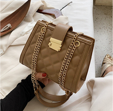 Cargar imagen en el visor de la galería, Lady Bonita Purse
